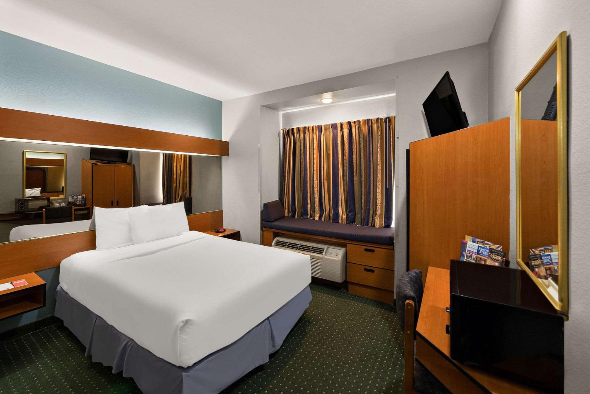 Econo Lodge Inn & Suites Mesquite - Dallas East Exterior foto