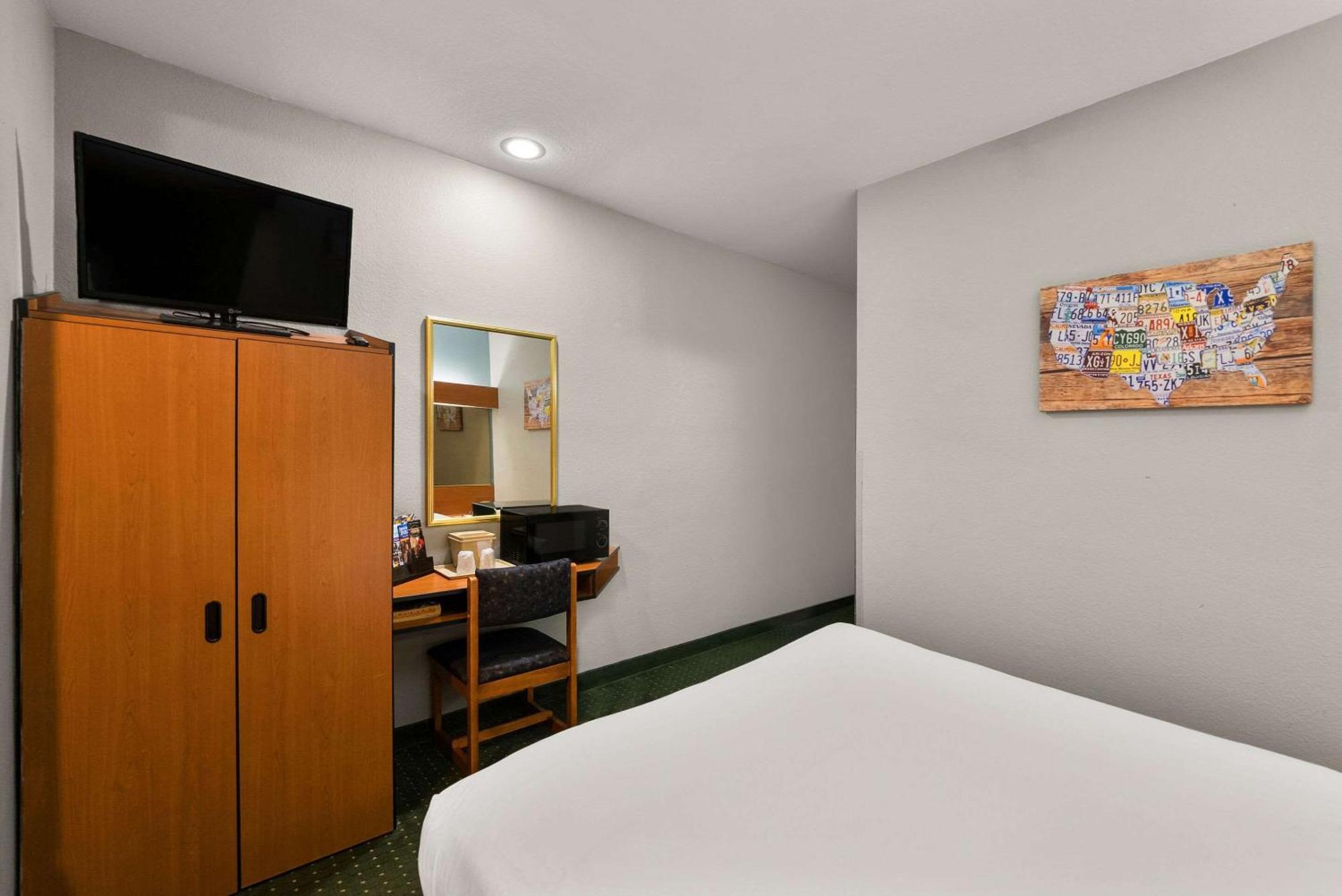 Econo Lodge Inn & Suites Mesquite - Dallas East Exterior foto